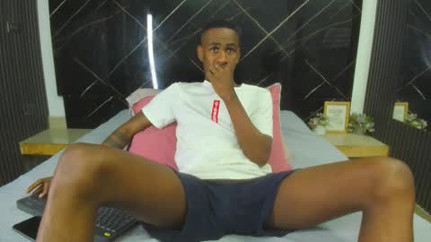 Snapshot of runnyx_09 chatting on 10/06/25, 07:22 Runnix online show from 10/06/25, 07:22