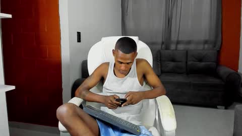 Snapshot of runnyx_09 chatting on 12/19/25, 09:00 Runnix online show from 12/19/25, 09:00