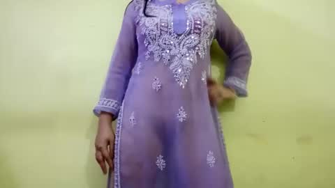 Snapshot of rupali01 chatting on 10/17/25, 04:26 Rupali online show from 10/17/25, 04:26