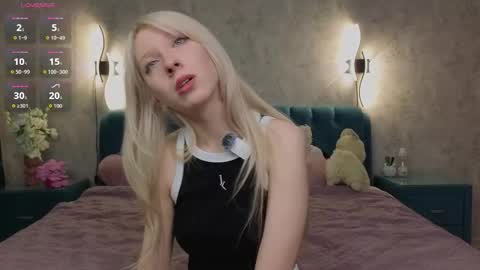 Snapshot of rush_of_feelings chatting on 11/19/25, 07:25 My name is a capital of great britan online show from 11/19/25, 07:25