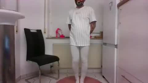 Snapshot of ruskinni1893 chatting on 12/18/24, 04:39 Ruskinni online show from 12/18/24, 04:39