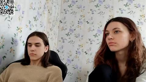 Snapshot of rusmedium chatting on 04/02/26, 07:17 Lisa and Vlad online show from 04/02/26, 07:17