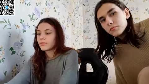 Snapshot of rusmedium chatting on 04/05/26, 07:05 Lisa and Vlad online show from 04/05/26, 07:05