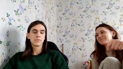 Snapshot of rusmedium chatting on 04/10/26, 07:13 Lisa and Vlad online show from 04/10/26, 07:13