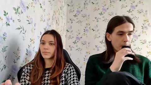 Snapshot of rusmedium chatting on 04/14/26, 07:14 Lisa and Vlad online show from 04/14/26, 07:14