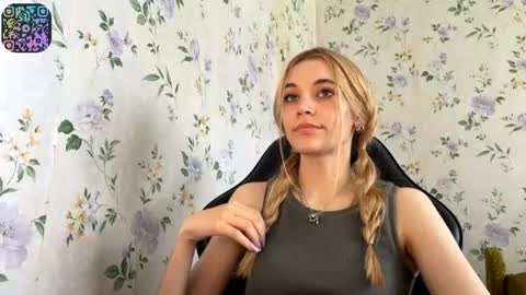 Snapshot of rusmedium chatting on 06/14/26, 02:41 Lisa and Vlad online show from 06/14/26, 02:41