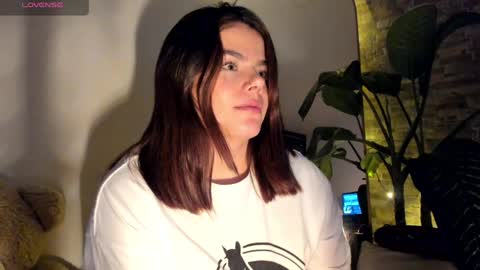 Lorenn online show from 12/18/24, 02:10