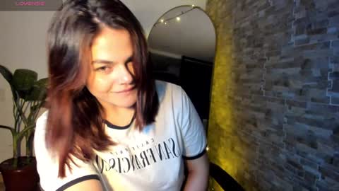 Lorenn online show from 12/22/24, 03:00