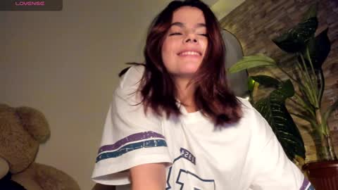 Lorenn online show from 12/29/24, 02:27