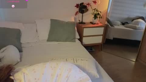 Lorenn online show from 11/24/25, 06:40