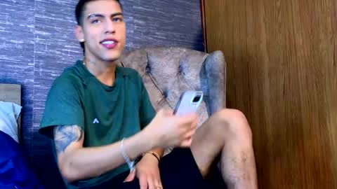  R U S S E L L  online show from 02/05/25, 12:31