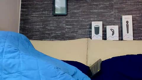  R U S S E L L  online show from 02/26/25, 05:39