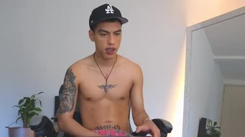  R U S S E L L  online show from 10/07/25, 11:18