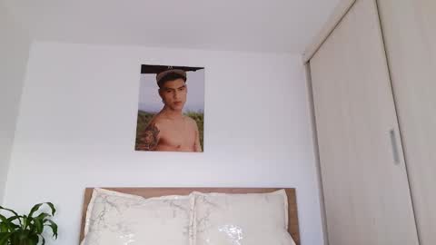  R U S S E L L  online show from 03/28/26, 10:53