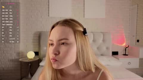 Snapshot of ruta_meow chatting on 11/15/25, 08:27 Ruta prize for the new fan club members hehe online show from 11/15/25, 08:27