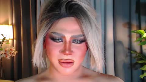 Samantha online show from 02/18/25, 12:04