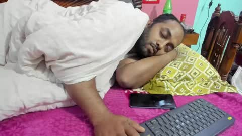 Snapshot of rwb17 chatting on 01/09/25, 12:46 rwb17 online show from 01/09/25, 12:46