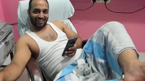 Snapshot of rwb17 chatting on 10/28/25, 11:58 rwb17 online show from 10/28/25, 11:58