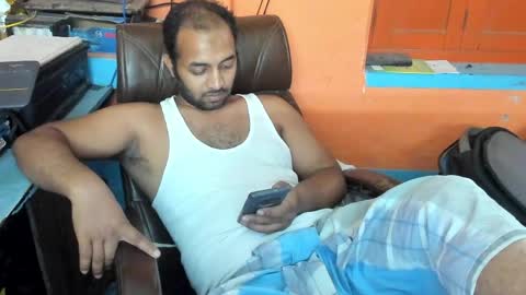 Snapshot of rwb17 chatting on 04/04/26, 11:40 rwb17 online show from 04/04/26, 11:40