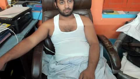 Snapshot of rwb17 chatting on 04/05/26, 11:51 rwb17 online show from 04/05/26, 11:51