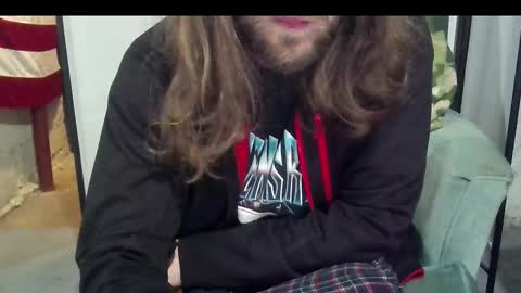 Snapshot of rwb1982 chatting on 12/20/25, 01:07 rwb1982 online show from 12/20/25, 01:07