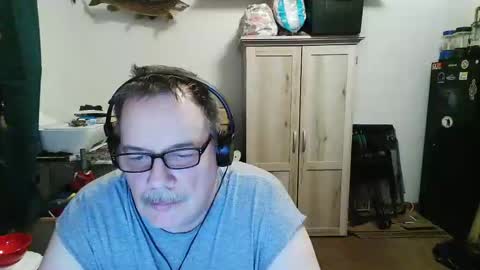 Snapshot of rwzar_0712 chatting on 10/26/25, 11:53 rwzar_0712 online show from 10/26/25, 11:53