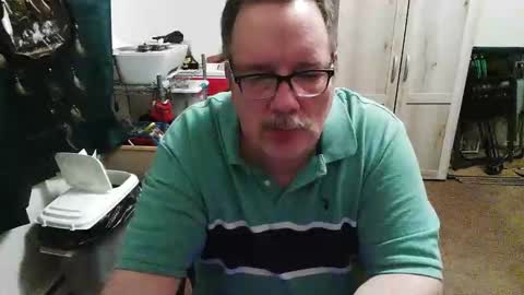 Snapshot of rwzar_0712 chatting on 10/29/25, 12:57 rwzar_0712 online show from 10/29/25, 12:57