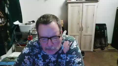 Snapshot of rwzar_0712 chatting on 11/09/25, 04:44 rwzar_0712 online show from 11/09/25, 04:44