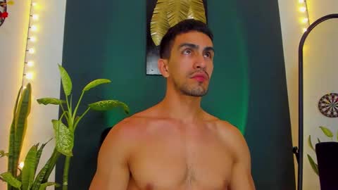 Snapshot of ryan_doyle chatting on 09/12/25, 02:44 Ryan independent model online show from 09/12/25, 02:44