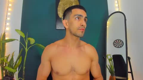 Snapshot of ryan_doyle chatting on 09/19/25, 10:10 Ryan independent model online show from 09/19/25, 10:10