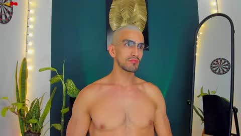 Snapshot of ryan_doyle chatting on 09/23/25, 12:57 Ryan independent model online show from 09/23/25, 12:57