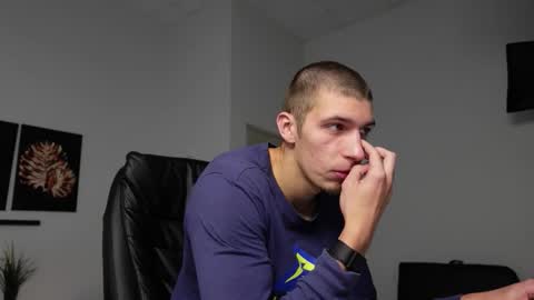 Snapshot of ryan_dozer chatting on 09/30/25, 06:07 RYAN DOZER online show from 09/30/25, 06:07