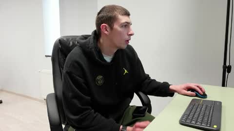 RYAN DOZER online show from 04/17/26, 05:43