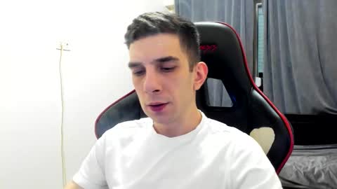 Snapshot of ryandusk chatting on 11/22/25, 09:36 Andrew C. online show from 11/22/25, 09:36