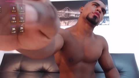 Snapshot of ryannfit chatting on 11/27/25, 05:04 instagram.. Ryandwrn online show from 11/27/25, 05:04