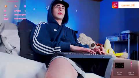 Ryannhill  online show from 09/19/25, 08:05