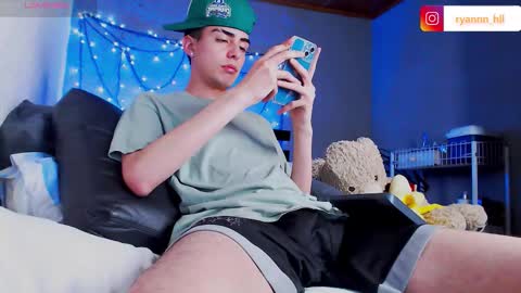 Ryannhill  online show from 10/17/25, 07:22