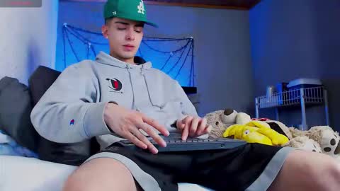 Ryannhill  online show from 01/15/26, 08:30