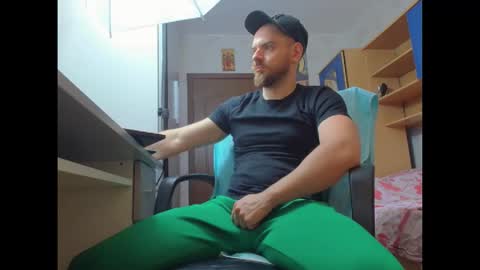 Ryanstone  online show from 11/10/25, 03:38