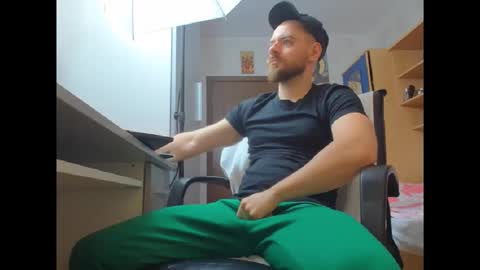 Ryanstone  online show from 11/24/25, 05:40