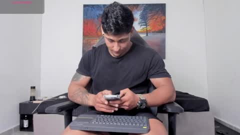 ryanwhite3 online show from 04/01/26, 12:55