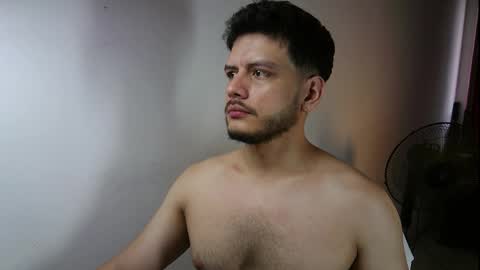 Snapshot of ryl_ chatting on 12/15/25, 07:40 Ryl online show from 12/15/25, 07:40