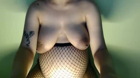 SINGLE WIDOWED MOM online show from 06/18/26, 05:30