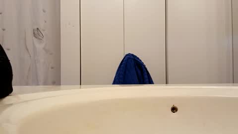 ryucravenmore online show from 10/21/25, 12:39