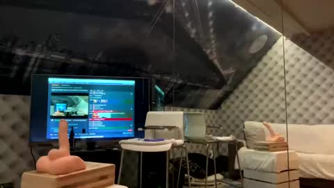 Laura online show from 12/30/24, 09:40