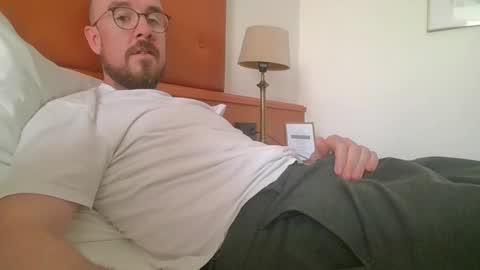 Snapshot of s_i_q chatting on 09/09/25, 01:21 s_i_q online show from 09/09/25, 01:21