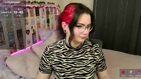 Kate online show from 02/26/25, 08:04