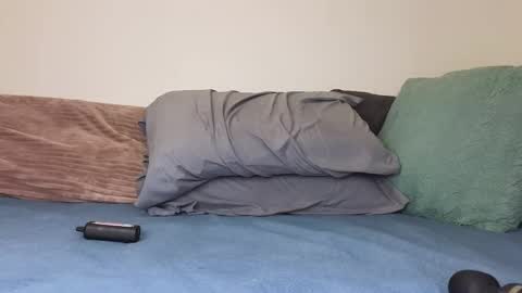 Leanne online show from 11/17/25, 02:06