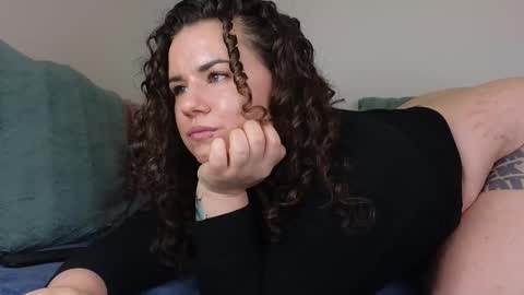 Leanne online show from 11/27/25, 12:13