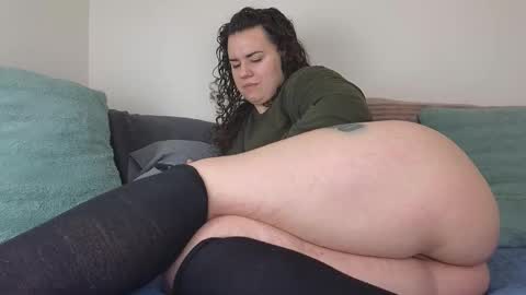 Leanne online show from 12/23/25, 06:11